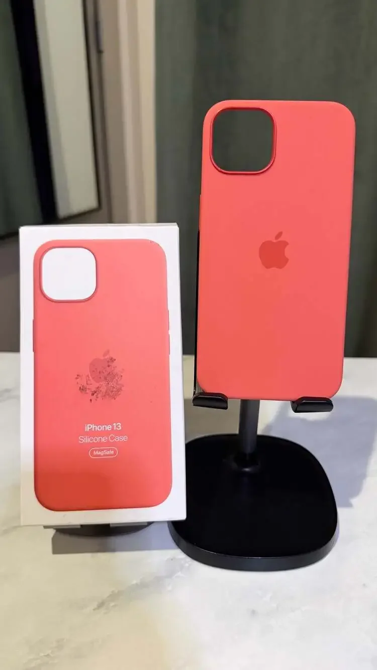 Apple iPhone 13 Silicone Case with MagSafe - Pink Pomelo